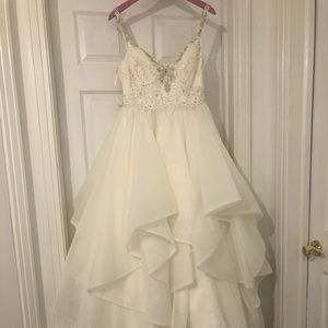 Essense of Australia Ballgown Wedding Dress D2073